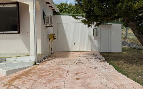 Maison à vendre    5 pièces •  Morne-à-l'Eau