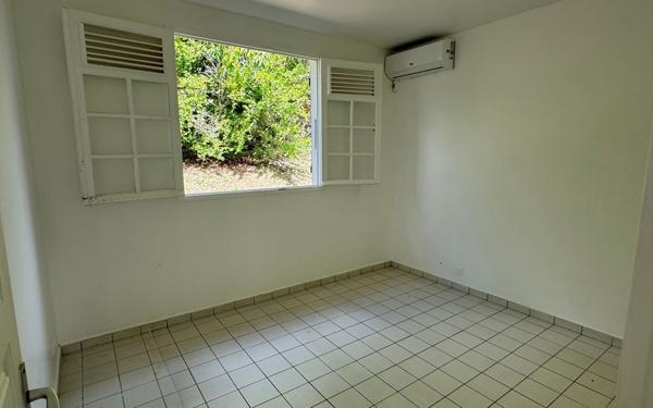 Maison à vendre    5 pièces •  Morne-à-l'Eau