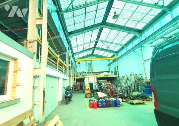 ENTREPOT AVEC BUREAUX