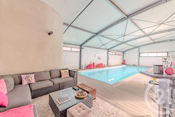 Maison à vendre  7 pièces - 331,88 m2 LAVAL - 53