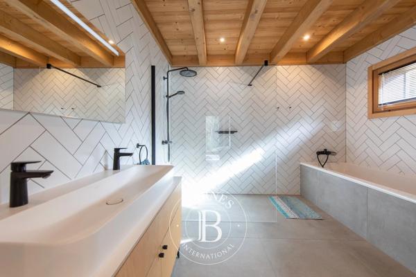 Morzine, Chalet 5 Chambres -  241 m² à vendre