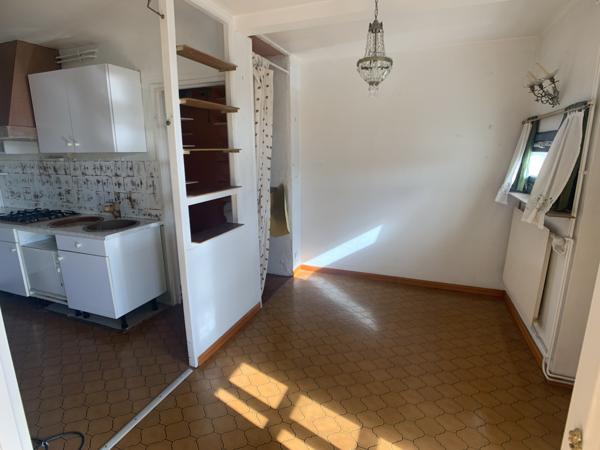 Appartement
                                                                                                                                                                                                                                                                                                                        4 pièce(s)                                                                                                                                                                                                          2 chambre(s)                                                                                                                                                                                                          84.5  m²