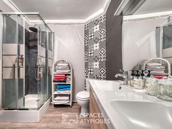 Bâtisse de 1890 avec magnifique vue sur la vallée