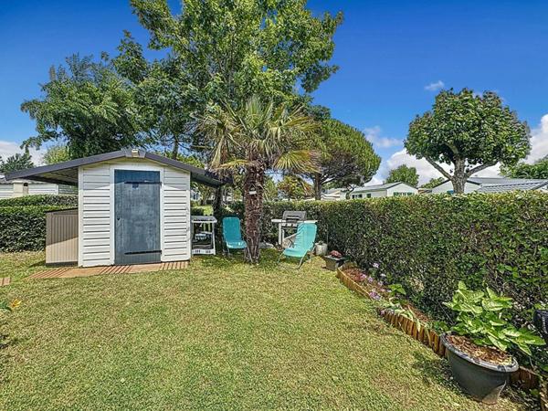 🏖️ Mobil-home – 43 m² sur parcelle arborée dans PRL 3★ avec piscine – Plage à 5 min à pied !
