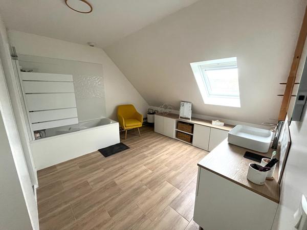 Maison Ahuille 8 pièce(s) 150 m2 avec vie de plain pied sur 815m² de terrain