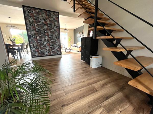 Maison Ahuille 8 pièce(s) 150 m2 avec vie de plain pied sur 815m² de terrain