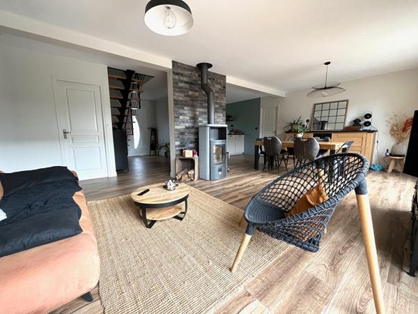 Maison Ahuille 8 pièce(s) 150 m2 avec vie de plain pied sur 815m² de terrain