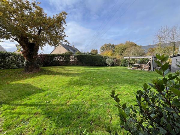 Maison Ahuille 8 pièce(s) 150 m2 avec vie de plain pied sur 815m² de terrain