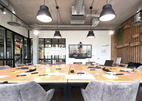 Bureaux à louer à Lesquin avec isolation performante et espaces extérieurs
