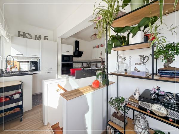 Champs-sur-Marne (77420) 77420 CHAMPS-SUR-MARNE – MAISON 4 PIÈCES – 110 m² – TERRAIN 456 m² – SOUS-SOL – DOUBLE GARAGE – DÉPENDANCE