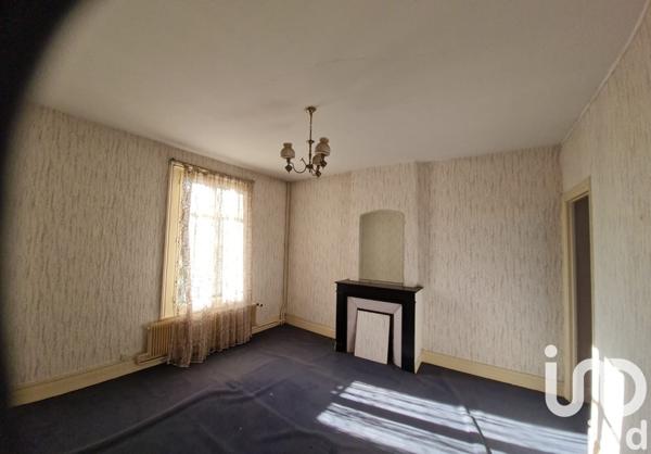 Maison 8 pièces de 166 m² à Charleville-Mézières (08000)