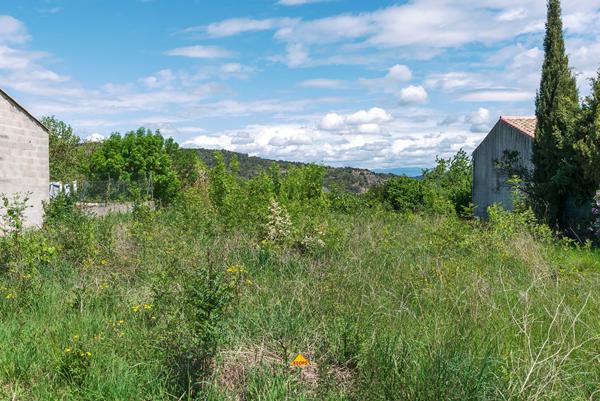 CARCASSONNE SAINT-HILAIRE Terrain constructible diffus de 1.000m² en ville, dominant l’abbaye