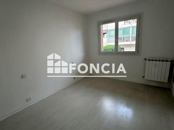 Location Appartement 4 pièces 77.45 m² - AVENUE DU GENERAL ROSE Sanary Sur Mer 83110