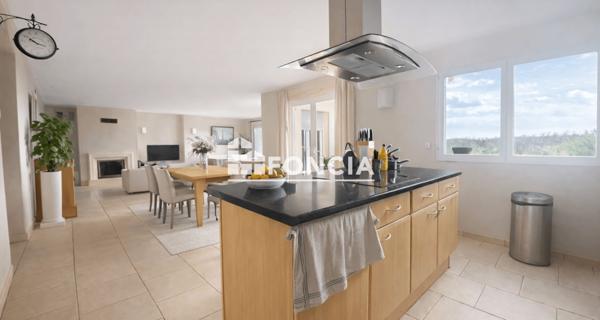 À vendre Maison 8 pièces 218 m² - ÉQuemauville 14600