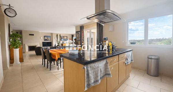 À vendre Maison 8 pièces 218 m² - ÉQuemauville 14600