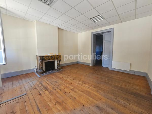 Location
                Bureaux251,8 m² - 8 Pièces -
                    AGEN (47000)