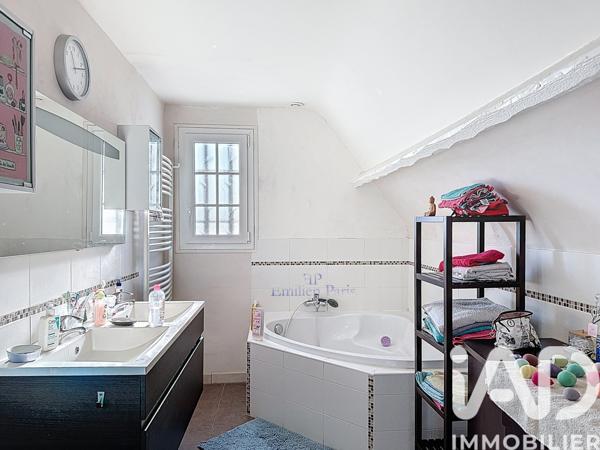 Maison à vendre 6 pièces 156 m² Évreux