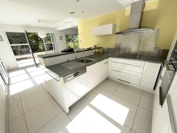 Maison
         5 pièces
        - 143 m² 340 000 €*