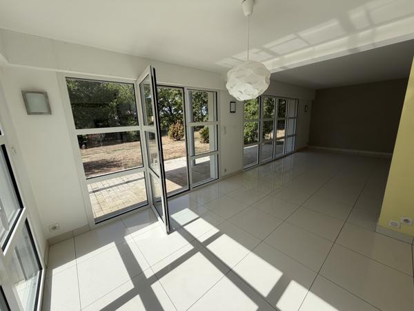 Maison
         5 pièces
        - 143 m² 340 000 €*