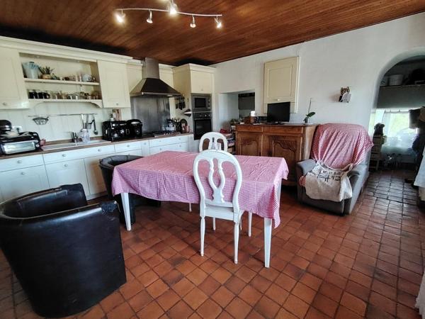 Maison à LE HOMMET-D'ARTHENAY, 50620 - 6 pièces 110m²