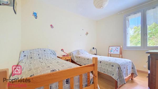 Maison familiale 115 m² avec piscine chauffée ? 3 chambres ? Double garage 100 m² ? Au calme