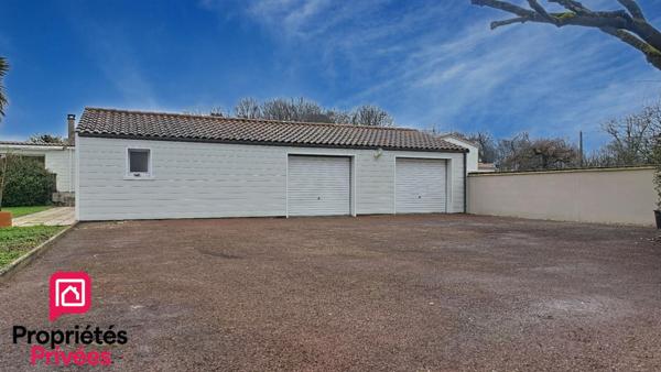 Maison familiale 115 m² avec piscine chauffée ? 3 chambres ? Double garage 100 m² ? Au calme