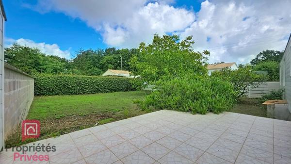 Maison familiale 115 m² avec piscine chauffée ? 3 chambres ? Double garage 100 m² ? Au calme