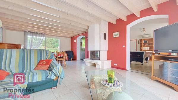 Maison familiale 115 m² avec piscine chauffée ? 3 chambres ? Double garage 100 m² ? Au calme