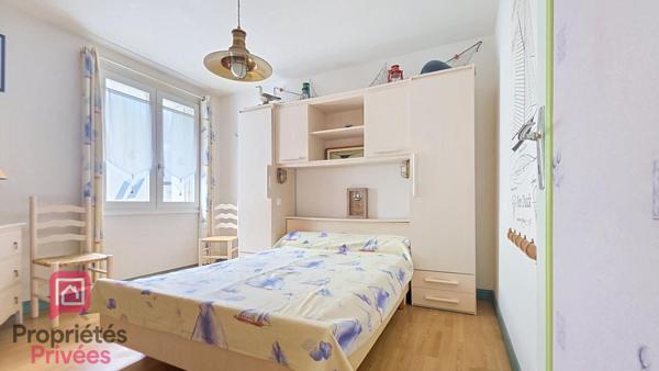 Maison familiale 115 m² avec piscine chauffée ? 3 chambres ? Double garage 100 m² ? Au calme