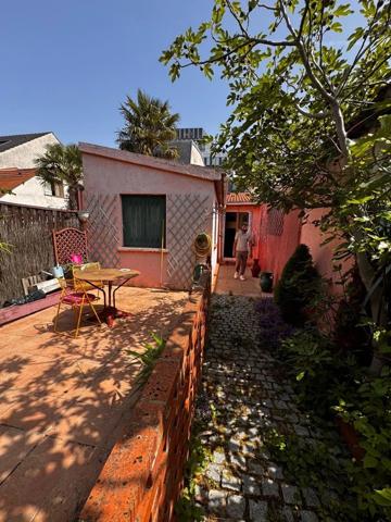 VILLEJUIF – Charmante maison individuelle avec jardin, terrasse et fort potentiel – 86 m² sur 351 m² de terrain