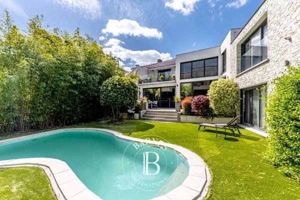 Colombes, Maison 4 Chambres -  293 m² à vendre