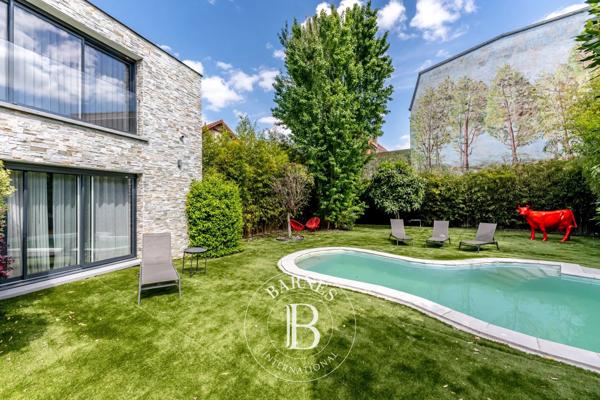 Colombes, Maison 4 Chambres -  293 m² à vendre