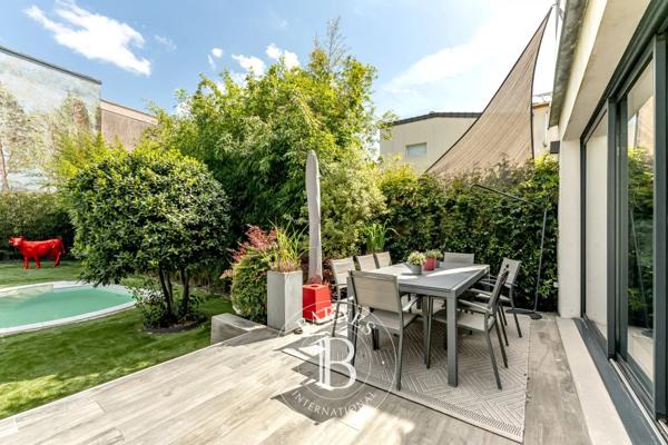 Colombes, Maison 4 Chambres -  293 m² à vendre