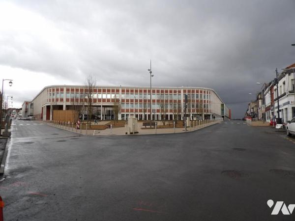 EN EXCLUSIVITE Centre ville BRUAY LA BUISSIERE, Immeuble à usage mixte commerce et habitation