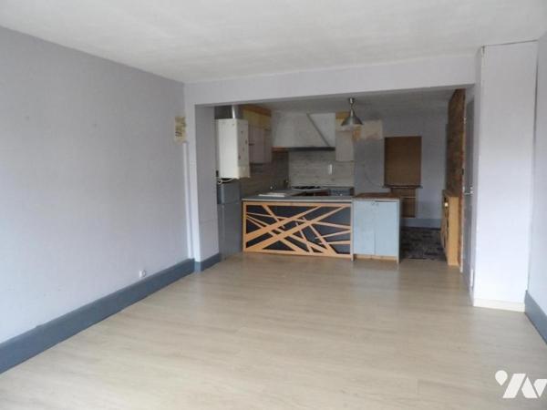 EN EXCLUSIVITE Centre ville BRUAY LA BUISSIERE, Immeuble à usage mixte commerce et habitation