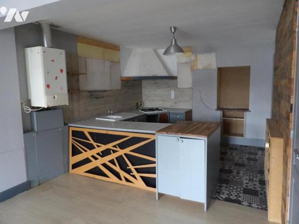 EN EXCLUSIVITE Centre ville BRUAY LA BUISSIERE, Immeuble à usage mixte commerce et habitation