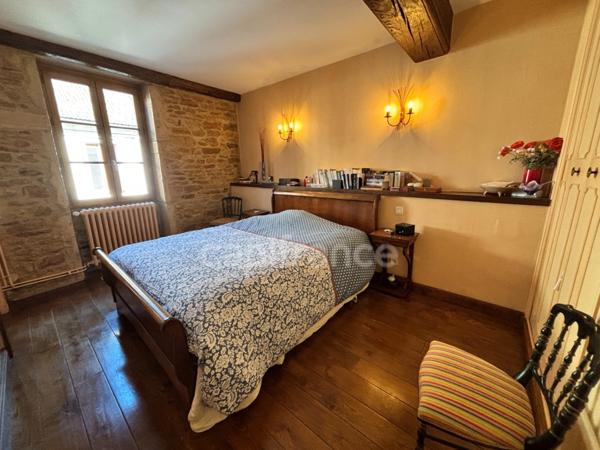 Maison à vendre 10 pièces - 300 m² - Terrain 1000m² - CUISERY (71) proche Tournus