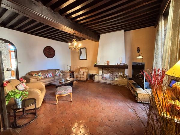 Maison à vendre 10 pièces - 300 m² - Terrain 1000m² - CUISERY (71) proche Tournus