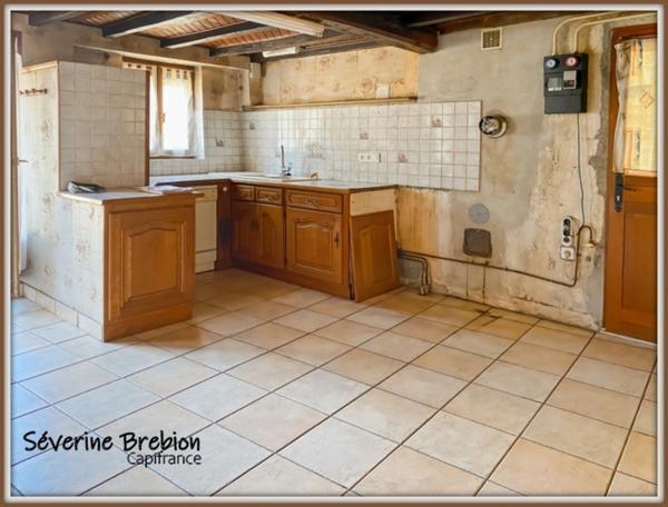 Maison spacieuse avec terrasse – Peschadoires, à 5 min de Thiers