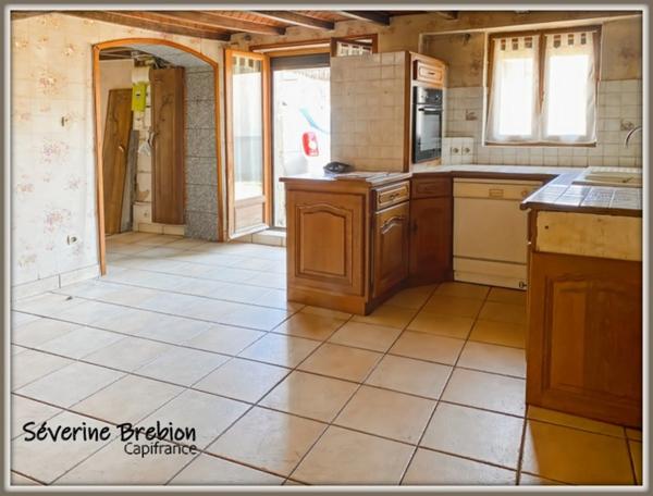 Maison spacieuse avec terrasse – Peschadoires, à 5 min de Thiers