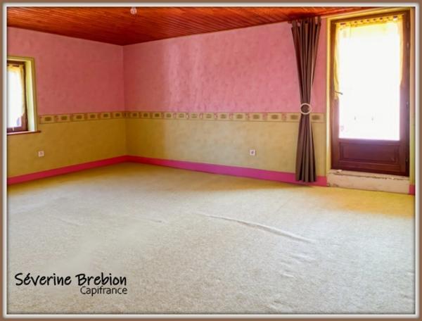 Maison spacieuse avec terrasse – Peschadoires, à 5 min de Thiers