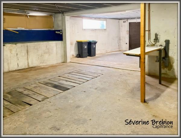 Maison spacieuse avec terrasse – Peschadoires, à 5 min de Thiers