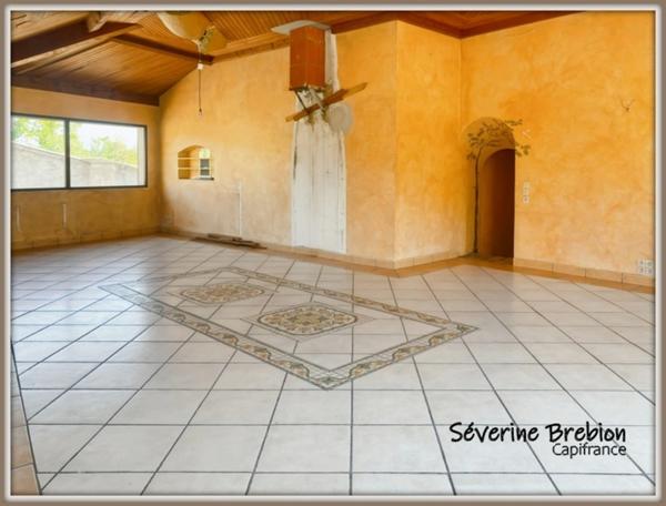 Maison spacieuse avec terrasse – Peschadoires, à 5 min de Thiers