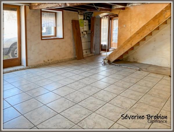 Maison spacieuse avec terrasse – Peschadoires, à 5 min de Thiers