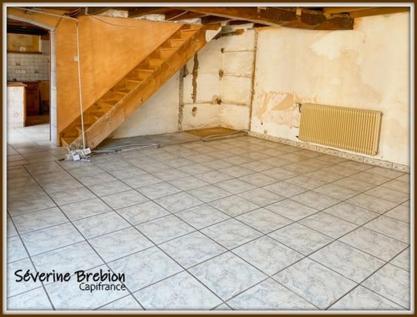 Maison spacieuse avec terrasse – Peschadoires, à 5 min de Thiers