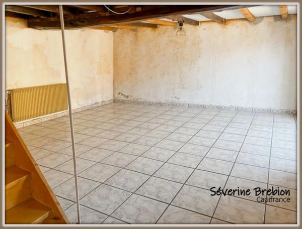 Maison spacieuse avec terrasse – Peschadoires, à 5 min de Thiers