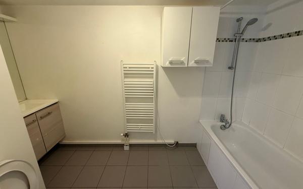 Appartement à louer    2 pièces • 43,15 m2 Éragny