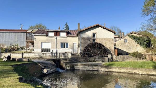 Maison avec moulin