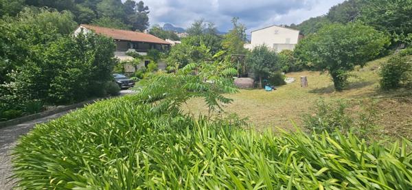 Maison à vendre La Gaude 4 pièce(s) 105 m2 sur 1780m² de jardin.