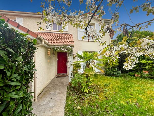 Maison Vaureal 8 pièce(s) 150 m2